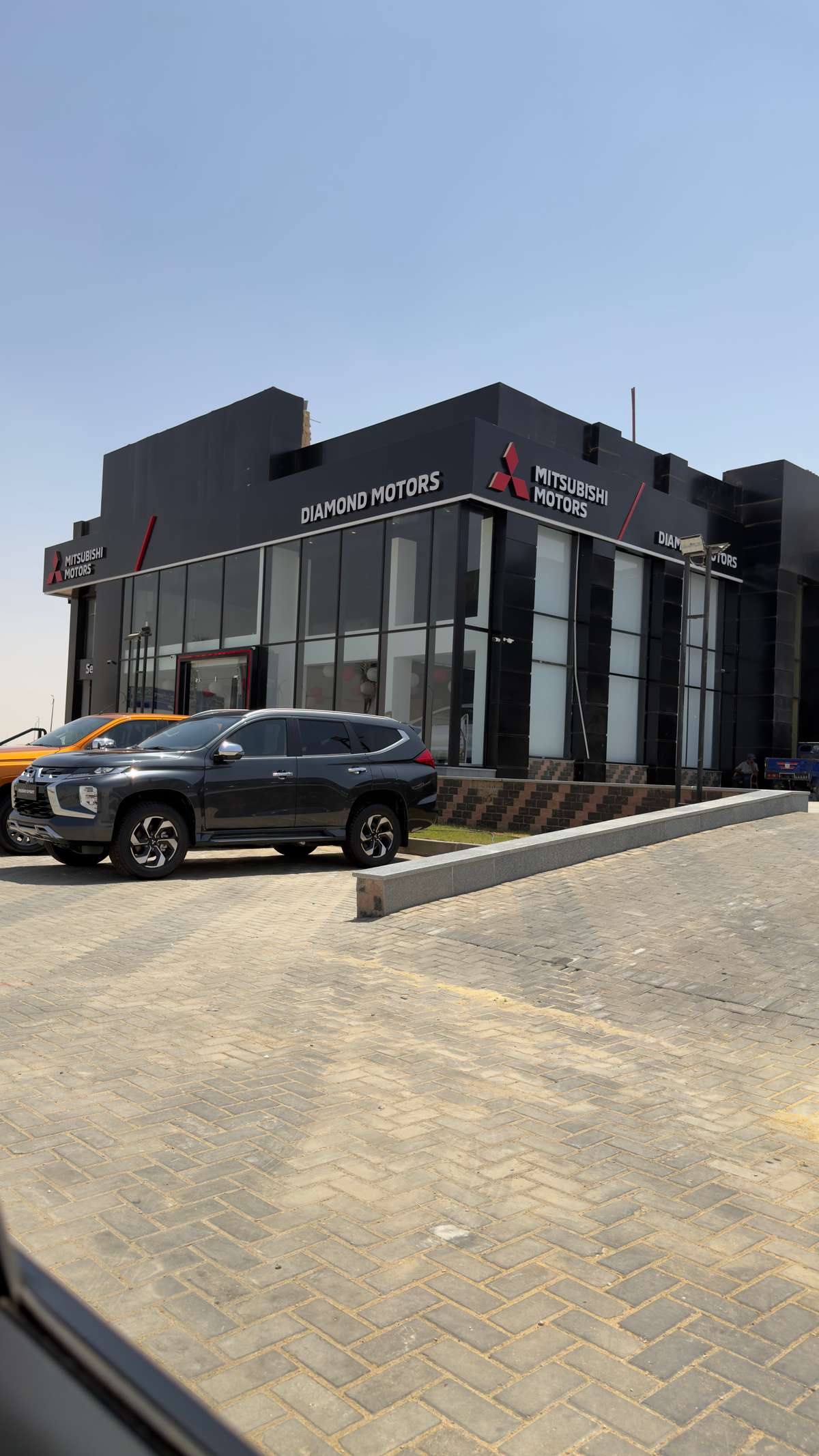 ميتسوبيشي موتورز